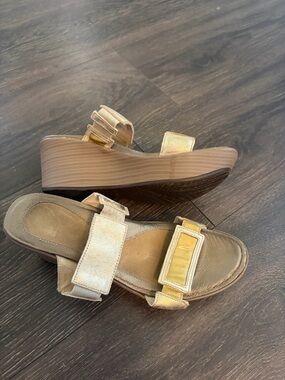 Naot Women's Metallic Gold Wedge Slide Sandals